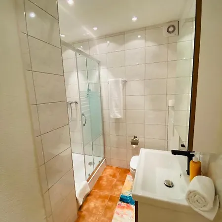Otel Akomo Bern