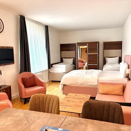 Akomo Hotel *