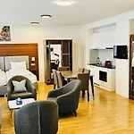 Akomo Hotel Berna