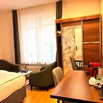 Akomo Hotel
