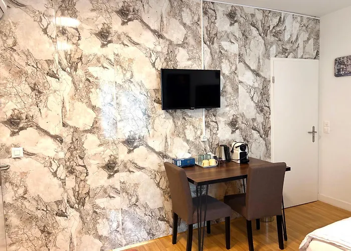 Akomo מלון ברן